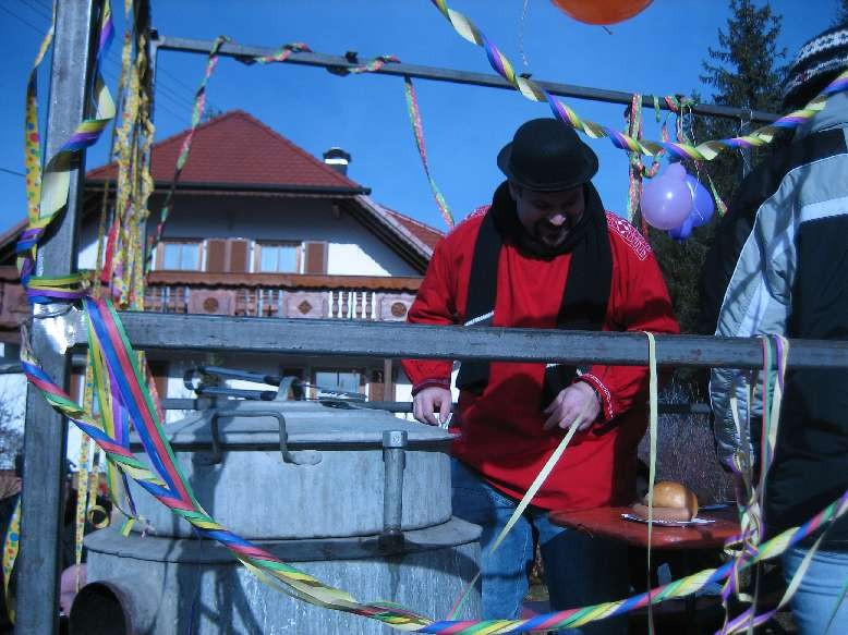 2008 wurstverkauf hexennacht egesheim 20110325