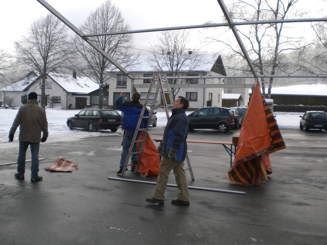 2010 zeltaufbau jubilaeum egesheim 20110325