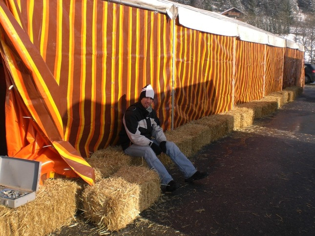 2010 zeltaufbau jubilaeum egesheim 20110325