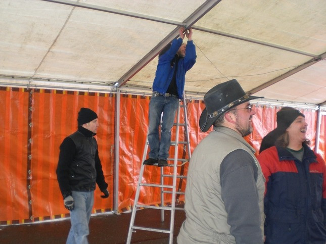 2010 zeltaufbau jubilaeum egesheim 20110325